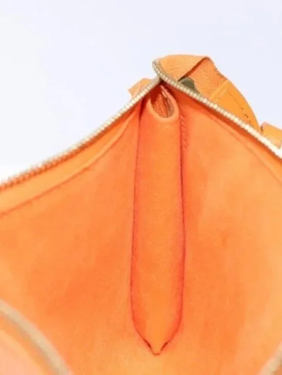 LOUIS VUITTON Epi Pochette Accessoires Pouch Orange Mandarin M5294H Auth 141495A - Picture 13 of 16